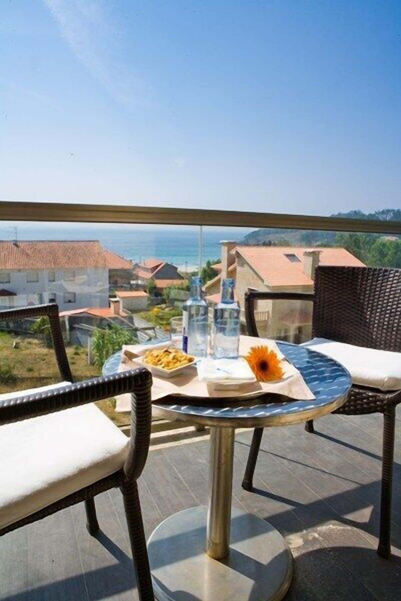 Royal Nayef Hotel Portonovo Buitenkant foto