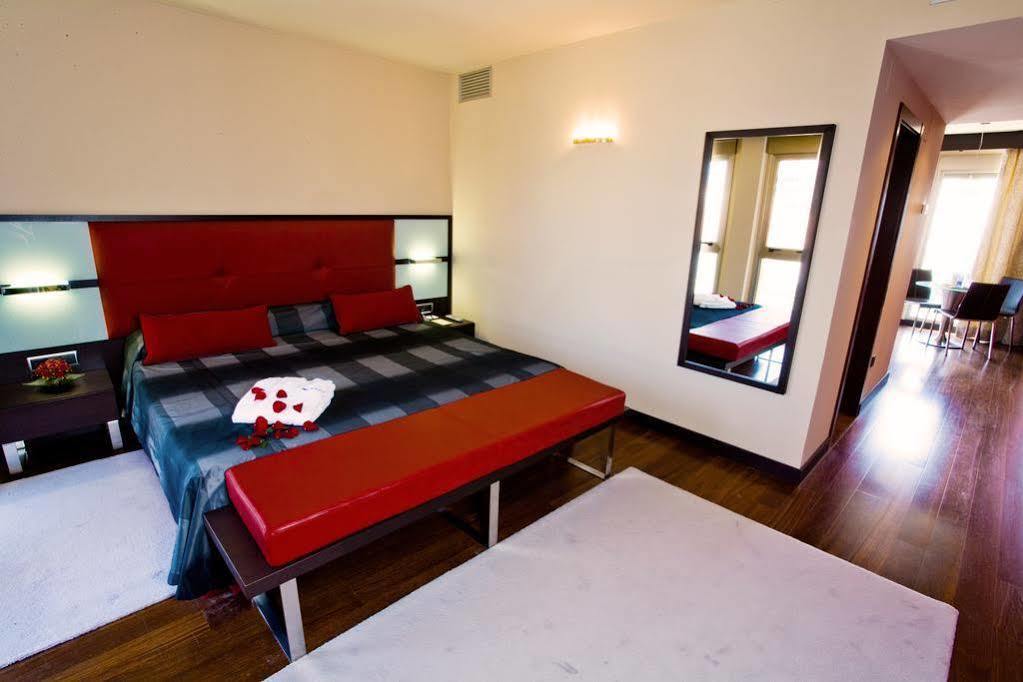Royal Nayef Hotel Portonovo Buitenkant foto