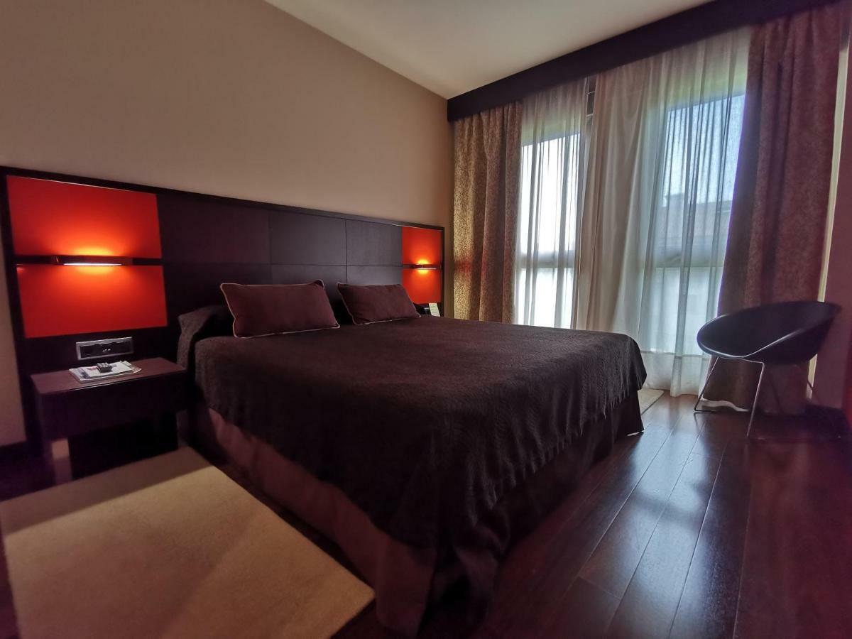 Royal Nayef Hotel Portonovo Buitenkant foto